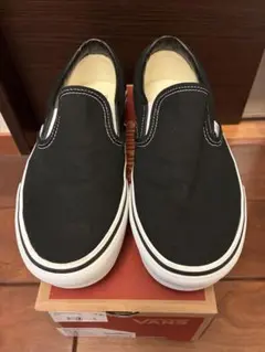美品 VANS（ ヴァンズ）バンズ　クラシックスリッポン　ブラック　26.5㎝