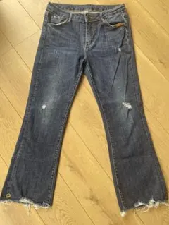 ダークブルーフレアカットデニム