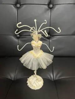 ドレス型アクセサリースタンド アイボリー