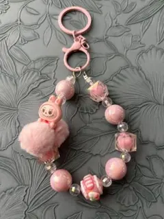 ラブブ風　ピンクのキャラクターキーホルダー