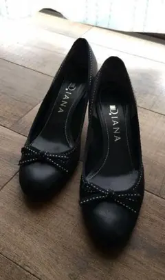 DIANA ブラック リボン付きパンプス