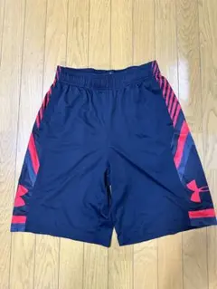 【美品】アンダーアーマー ショートパンツ ＬG ブラック