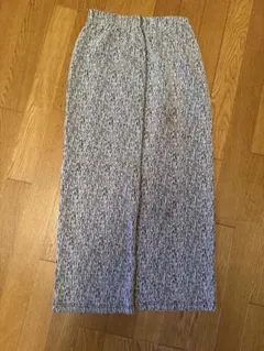 白黒ストライプ スリット入りロングスカート　ジーナシス