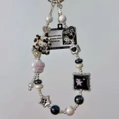 ハローキティ風 ビーズキーホルダー 韓国 モノトーン バッグチャーム