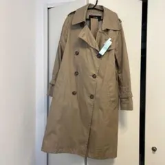 ベージュ ダブルブレスト トレンチコート