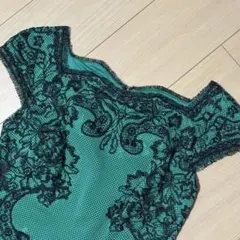 TADASHI SHOJI グリーン×ブラックレースワンピースのサムネイル
