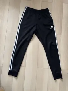 イ*ー様 adidas ブラックジャージパンツ 3本ライン M