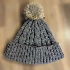 ニット帽　ポンポン
