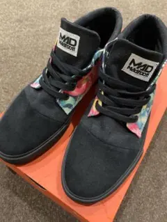 Madfoot! ブラック フラワーパターン スニーカー