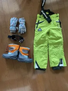 子供用スキーウェアセット（手袋・ブーツ・ゴーグル付き）