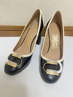 Ferragamo PATENT CALF GWEN85 23.5㎝のサムネイル