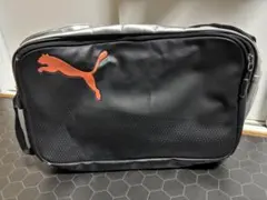 PUMA プーマ エナメル スポーツバッグ（つや消しマットタイプ） 黒/シルバー
