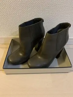 【美品】マイケルコース　ショートブーツ