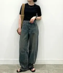 GU バレルレッグジーンズ　Sサイズ　BLUEのサムネイル