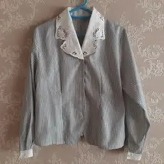 ストライプ柄　刺繍襟　ブラウス