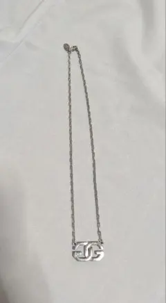 GIVENCHYネックレス シルバーカラー