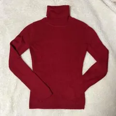 美品 ユニクロ UNIQLO タートルネックセーター 赤