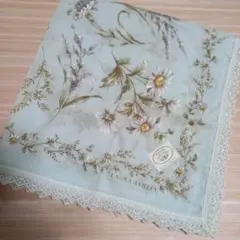 LAURA ASHLEY☆レース付きハンカチのサムネイル