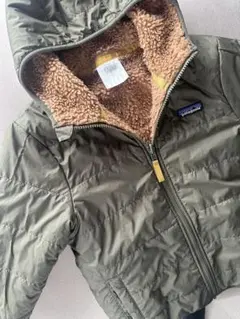Patagonia リバーシブルフーディ　オリーブ色 ボアコート