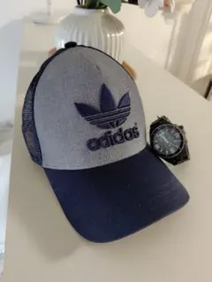 adidas Originalsキャップ 時計 セット　おまけ缶バッチのサムネイル