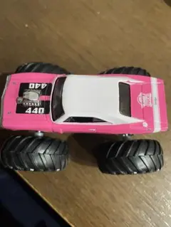 ホットウィール モンスタートラック ダッジチャージャー R/T 440 ピンクのサムネイル