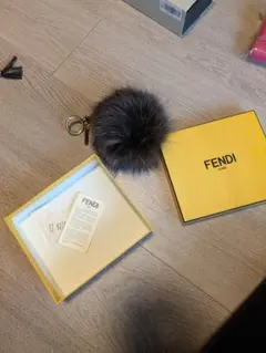 2026年最新】フェンディ チャーム ファーの人気アイテム - メルカリ