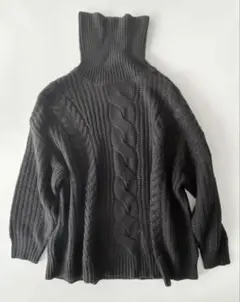 タートルネック セーター ケーブル編み Mサイズ