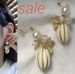 #346 メタルフラワースワロフスキーパール　アンティーク風ピアス／イヤリング