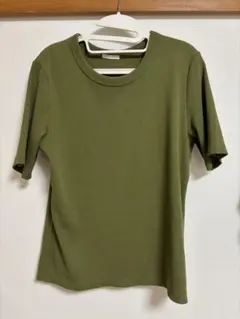 GU オリーブ 半袖Tシャツ