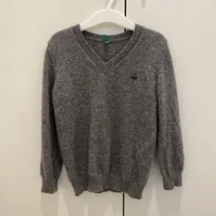 グレー Vネック セーター ロゴ刺繍