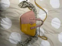 TORY BURCH ピンクとイエローのショルダーバッグ