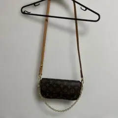 路易威登贈品斜挎包