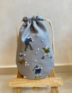 雪合戦模様のハンドメイド巾着(薄グレー)
