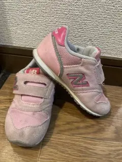 New Balance ピンク スニーカー 16