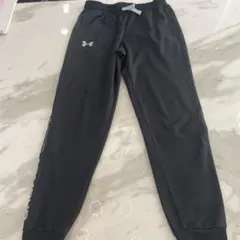 アンダーアーマー　ジョガーパンツ　スウェットパンツ　黒　ＹＬＧ　150