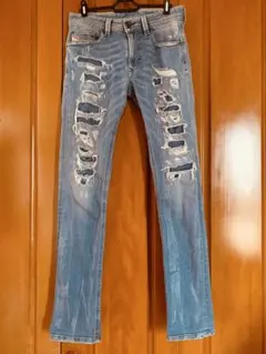 DIESELディーゼル　THAVAR J 14y ダメージジーンズ