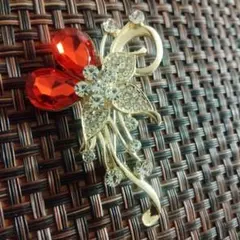 赤石フラワーブローチ ビジュー 花 エレガント レッド アクセサリー フォーマル