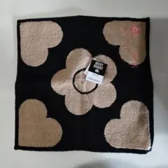 MARY QUANT 花柄タオルハンカチ　 黒・ベージュ