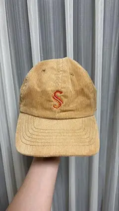 ベージュ コーデュロイ キャップ Sロゴ