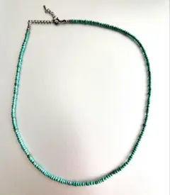 シルバーカラー メタルビーズ ネックレス グリーンアクセント - メルカリ