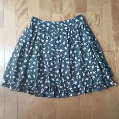 値下げ新品タグ付きレストローズ LEST ROSE 春夏向き 花柄黒ミニスカート