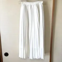 GU ホワイト プリーツロングスカートS〜Mサイズ
