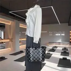 Item thumbnail for item 13488f7d-5f6b-4b2f-8969-83ff02c80d8f