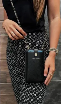 COCO CRUSH ブラック スマホショルダーバッグ