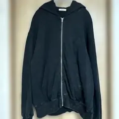 黒いジップアップパーカー（ONLYロゴ）