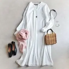 美品▲ミズイロインド//ロングワンピース▲長袖 コットン ホワイト　ゆったり