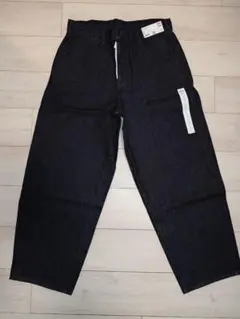 ユニクロ　ワイドテーパードジーンズ　ブラック　M