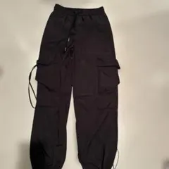 ブラック カーゴパンツ ドローストリング仕様のサムネイル
