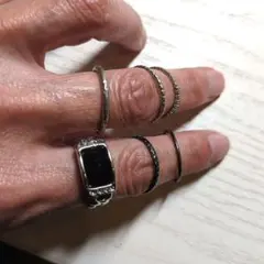 シルバーとブラックのリング5個セット