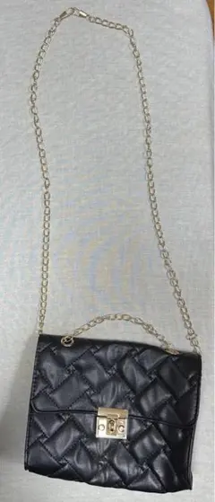 ブラック キルティング ゴールドチェーン チェーンショルダーバッグ